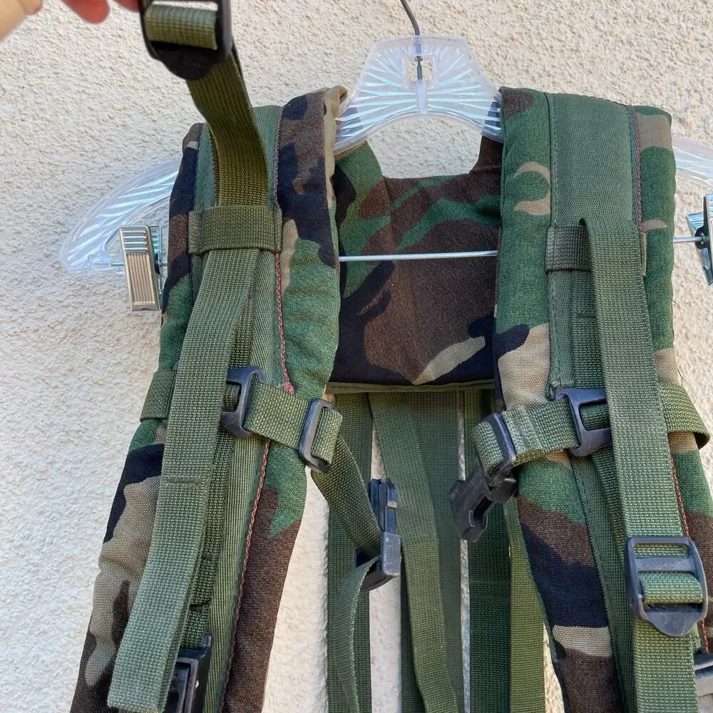 Authentic US Army MOLLE II Large Rucksack Shoulder Straps Frame Woodland SDS 97